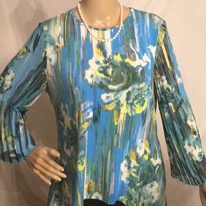 G. Collection Women’s SZ M Blue Multi Blouse
